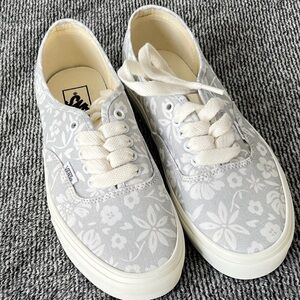 Vans Women's Gray Floral Sneakers - Brand new, never worn but no tags/ packaging